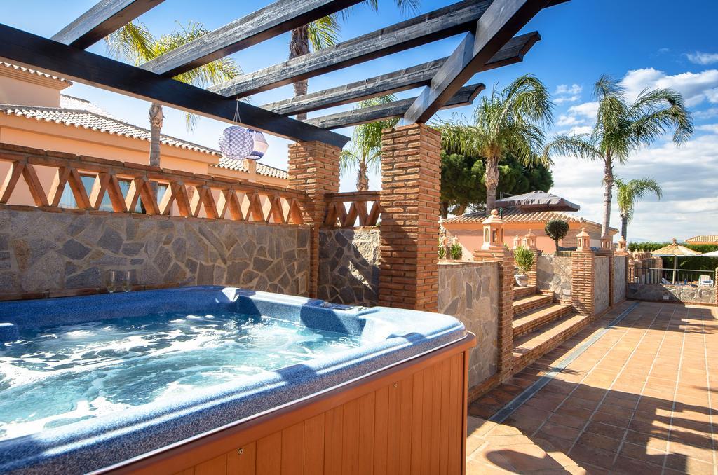 Villa Conmigo Bed & Breakfast Alhaurin de la Torre Exterior photo